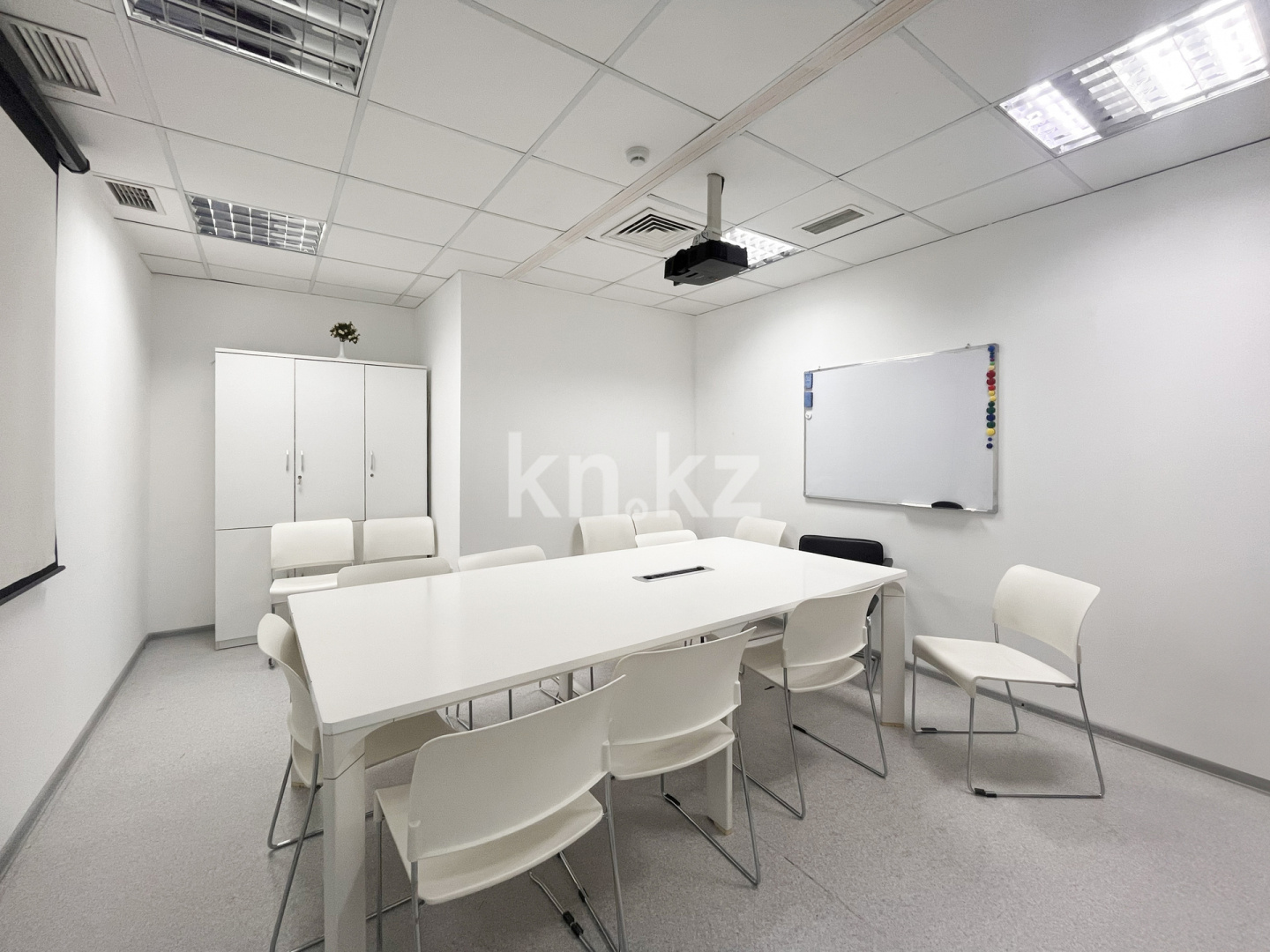 Продажа , 1375.5 м², ул. Жарокова, дом  366 - Продажа офисных и торговых помещений в Алматы фото 5 из 9