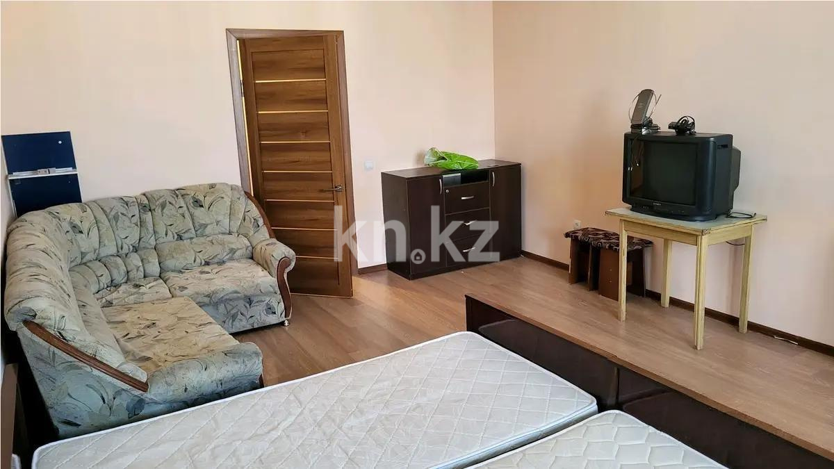 Продажа 1-комнатной квартиры, 60.7 м², ул. Толе би, дом  273а - Продажа квартир в Алматы фото 1 из 4