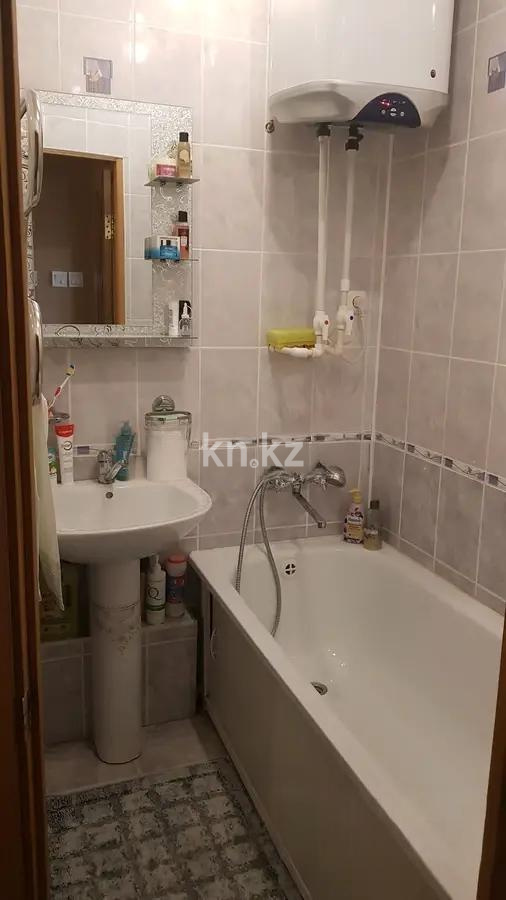 Продажа 3-комнатной квартиры, 48 м², мкр-н 17, дом  49 в Караганде - фото 5