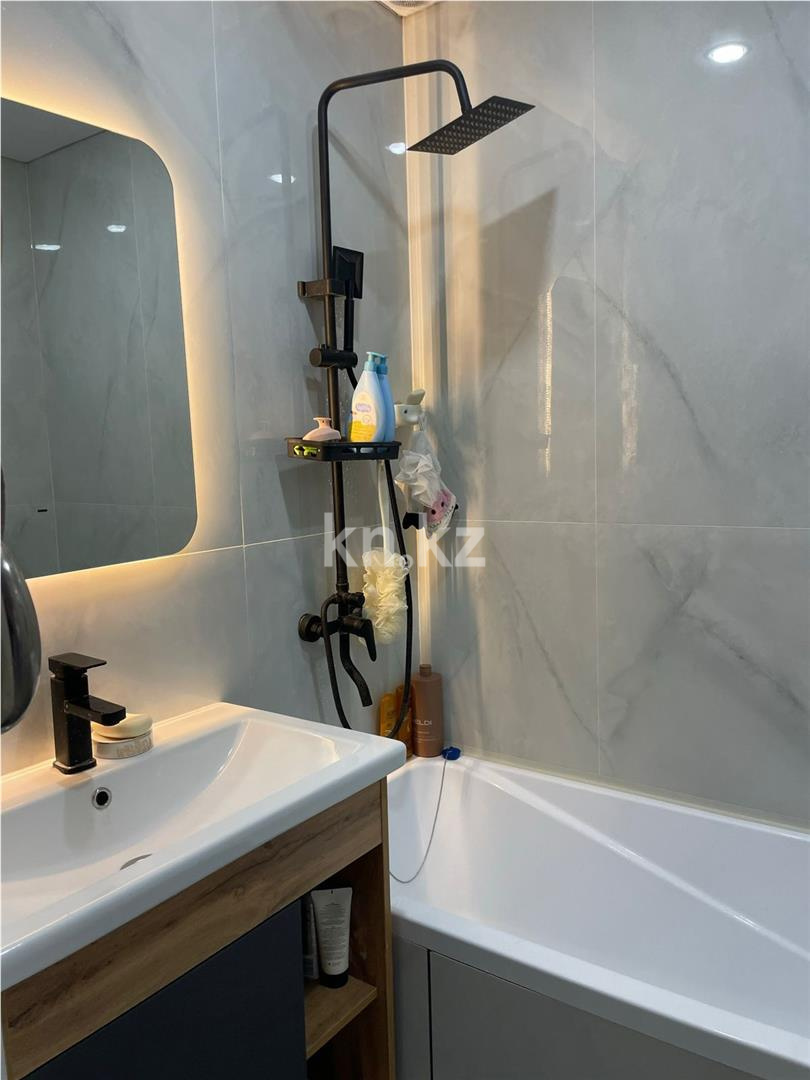 Продажа 5-комнатной квартиры, 105 м², мкр. Голубые Пруды - Продажа  пятикомнатных квартир в Караганде фото 13 из 22