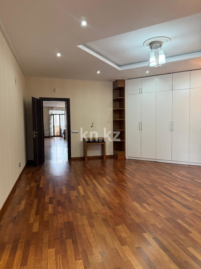 Продажа 4-комнатной квартиры, 158.2 м², пр. Аль-Фараби в Алматы - фото 10