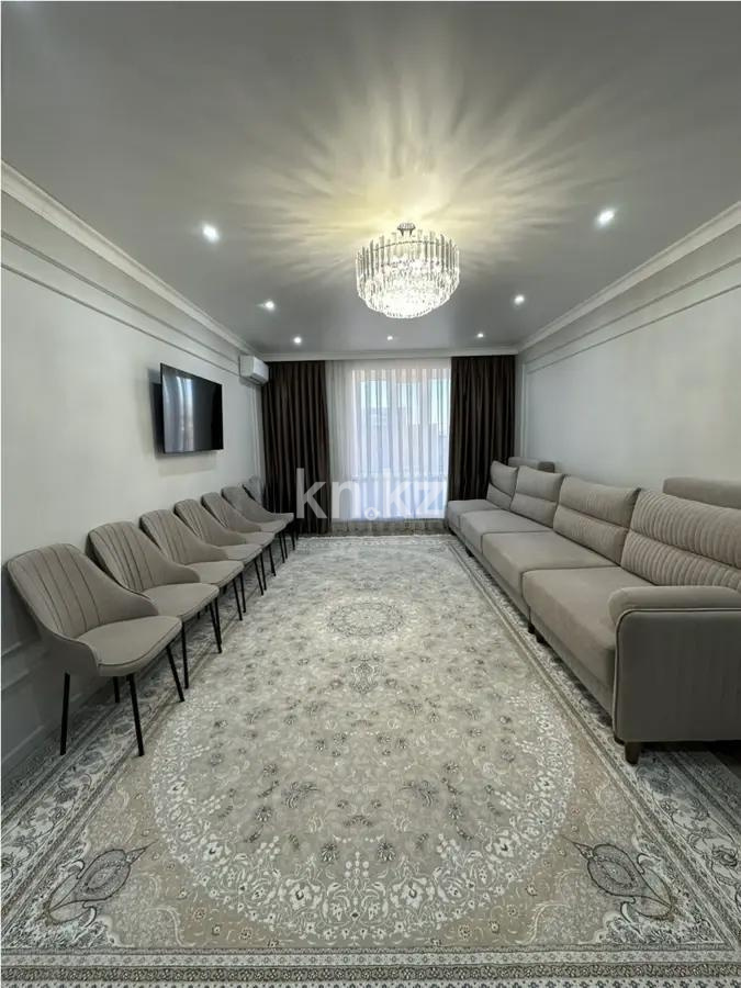 Продажа 3-комнатной квартиры, 104 м², ул. Дюсембекова, дом  53/8 в Караганде