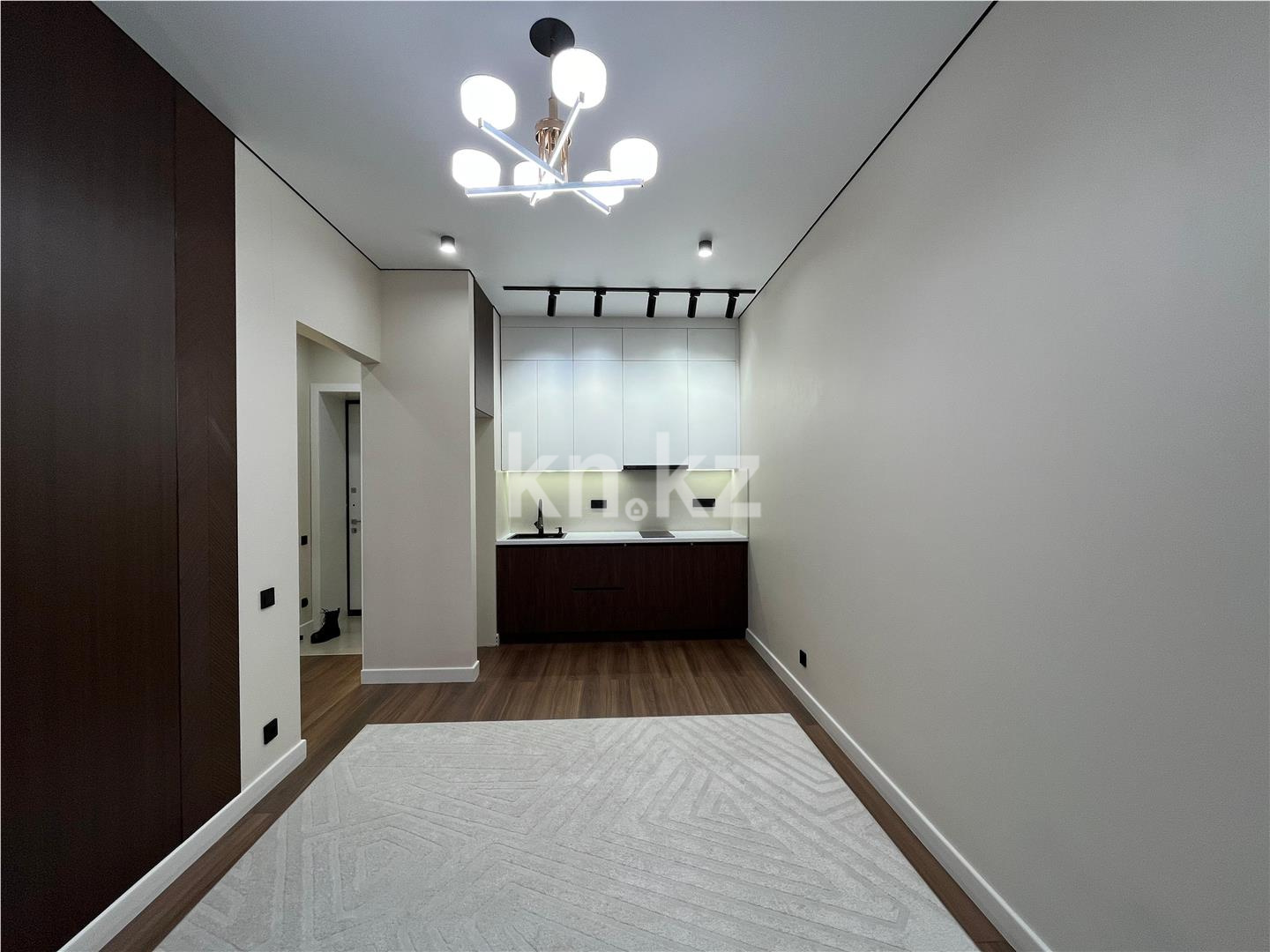 Продажа 2-комнатной квартиры, 40 м², 137 учетный квартал, дом  787 - Продажа  двухкомнатных квартир в Караганде фото 2 из 10