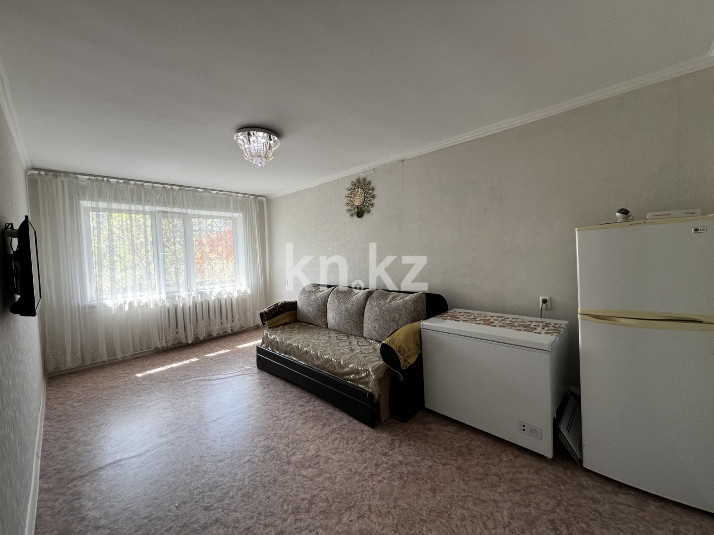 Продажа 2-комнатной квартиры, 42 м², пр. Республики, дом  16 - Продажа  двухкомнатных квартир в Караганде фото 1 из 11