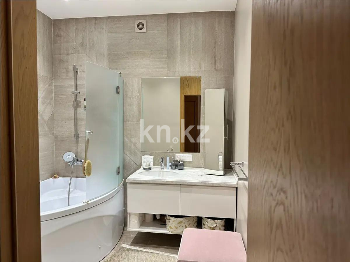 Продажа 3-комнатной квартиры, 125 м², ул. Бокейхана, дом  11 в Астане - фото 4