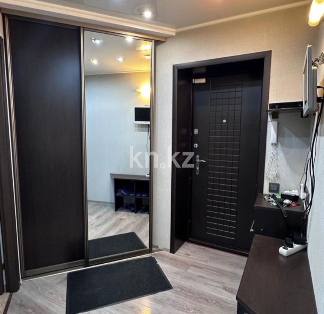 Аренда 3-комнатной квартиры посуточно, 88 м², ул. Набережная Славского, дом  48 в Усть-Каменогорске - фото 4