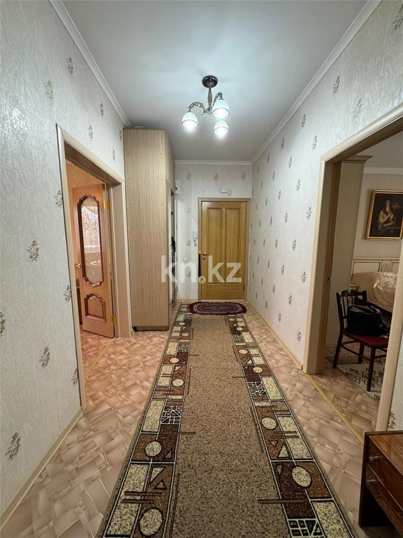Продажа 3-комнатной квартиры, 84 м², ул. Абая в Караганде - фото 17