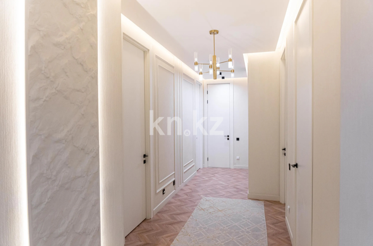 Продажа 4-комнатной квартиры, 140 м², пр. Мангилик Ел, дом  36 в Астане - фото 8
