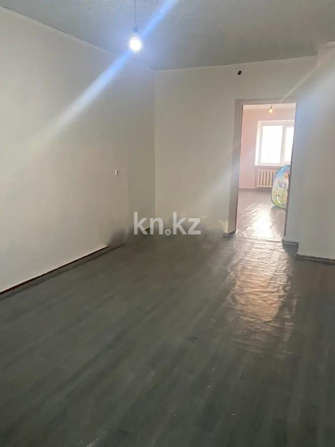 Продажа 2-комнатной квартиры, 47 м², мкр-н 15 в Караганде - фото 2