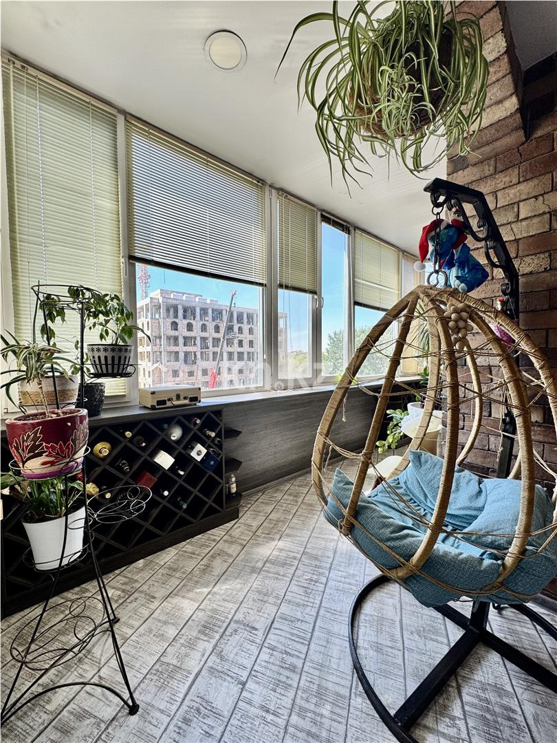 Продажа 3-комнатной квартиры, 160 м², ул. Аманжолова, дом  41 - Продажа  трехкомнатных квартир в Караганде с фото фото 7 из 52