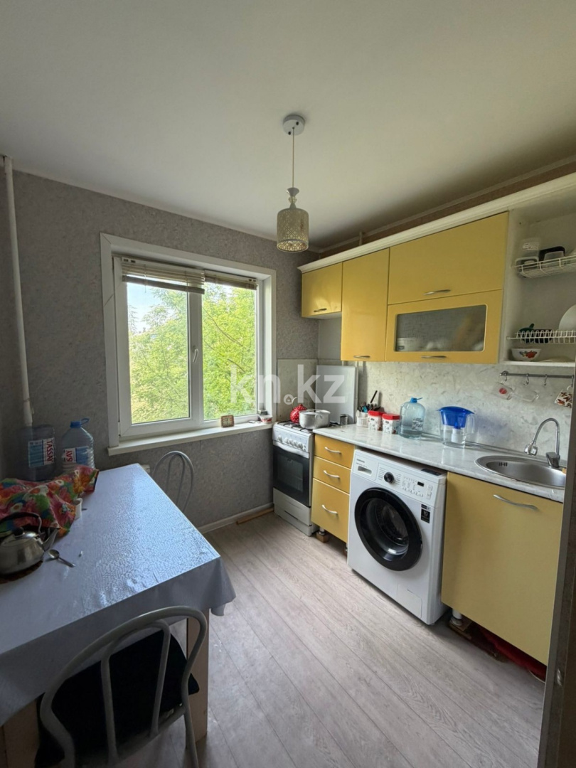 Продажа 3-комнатной квартиры, 48 м² - Продажа жилой и коммерческой недвижимости в Уральске фото 1 из 8
