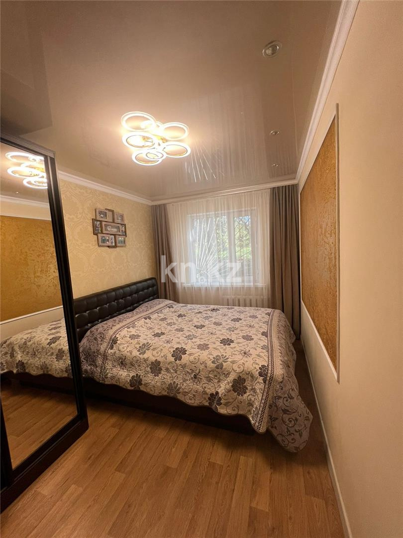 Продажа 2-комнатной квартиры, 44 м², 14 мкр., дом  42 в Караганде - фото 8