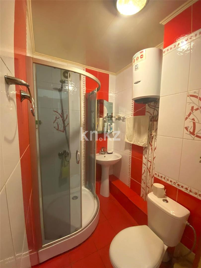 Продажа 3-комнатной квартиры, 58 м², пр. Бухар-жырау в Караганде - фото 6