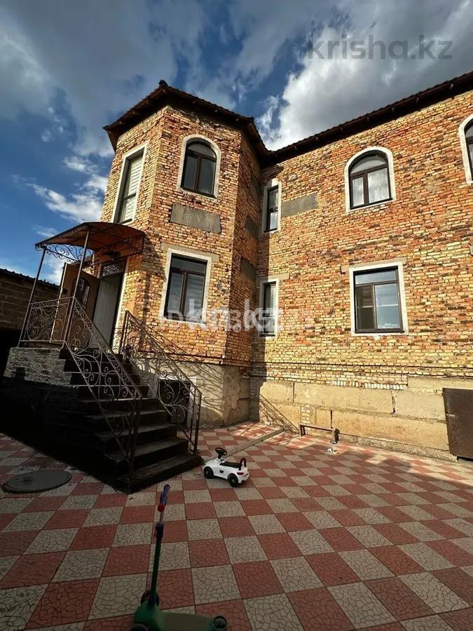 Продажа 6-комнатного дома, 362 м², ул. Жандарбековой - Продажа домов, коттеджей в Казахстане фото 1 из 14