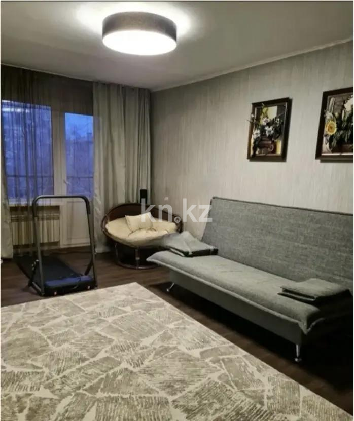 Продажа 3-комнатной квартиры, 65 м², ул. Богенбай батыра, дом  271 - Продажа квартир в Казахстане фото 1 из 4