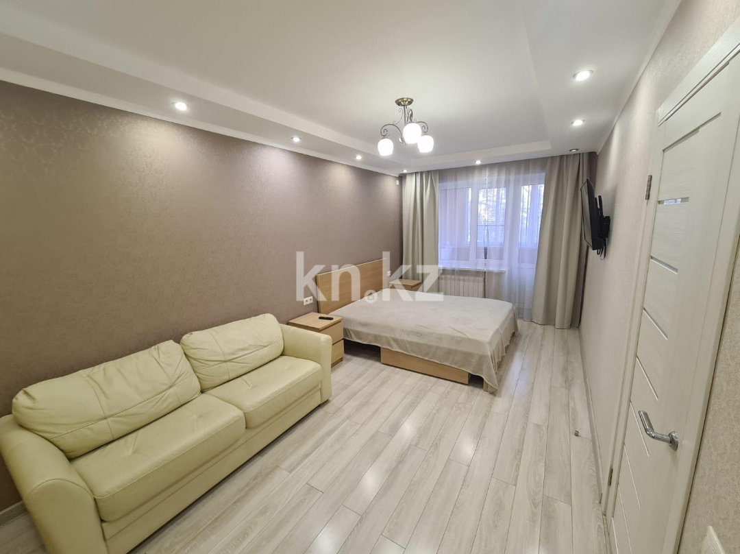 Аренда 1-комнатной квартиры, 32 м², ул. Габдуллина, дом  3 - Аренда квартир помесячно в Казахстане фото 1 из 3