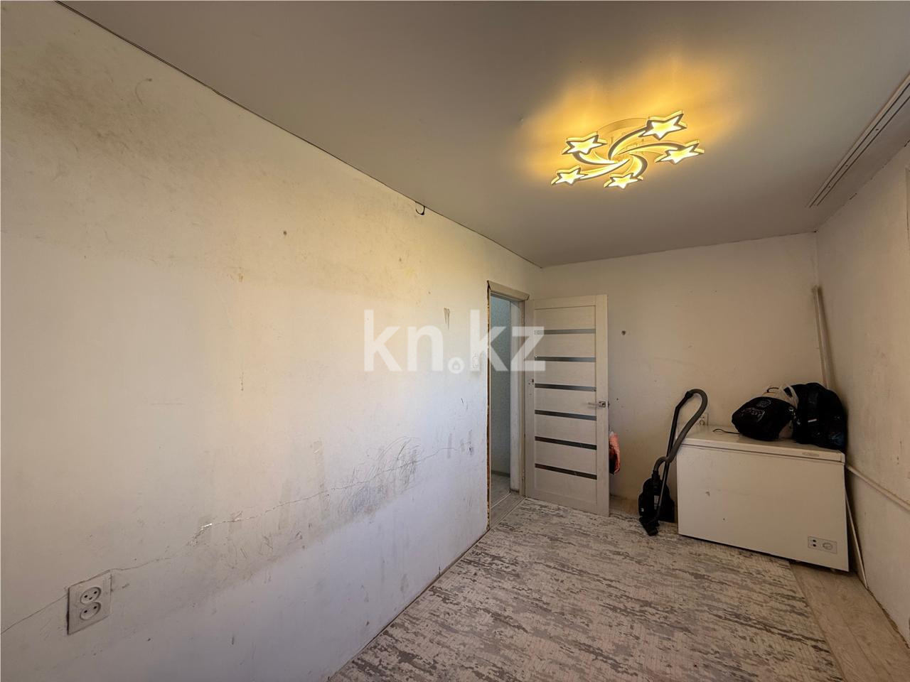 Продажа 3-комнатной квартиры, 53 м², мкр-н 15, дом  6 в Караганде - фото 5