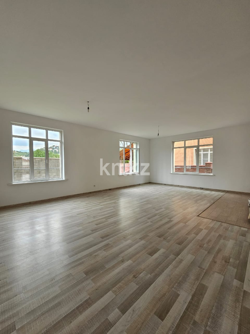 Продажа 8-комнатного дома, 750 м² - Недвижимость в Алматы фото 3 из 8
