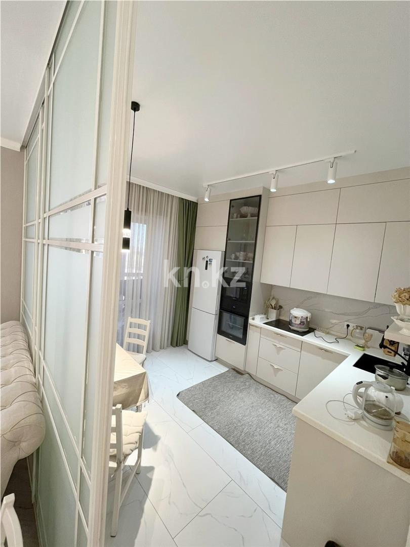 Продажа 3-комнатной квартиры, 86 м², ул. Муканова в Караганде - фото 5