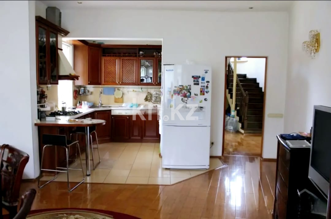 Продажа 7-комнатного дома, 379 м², мкр-н Самал-3 - Продажа домов, коттеджей в Уральске фото 8 из 28