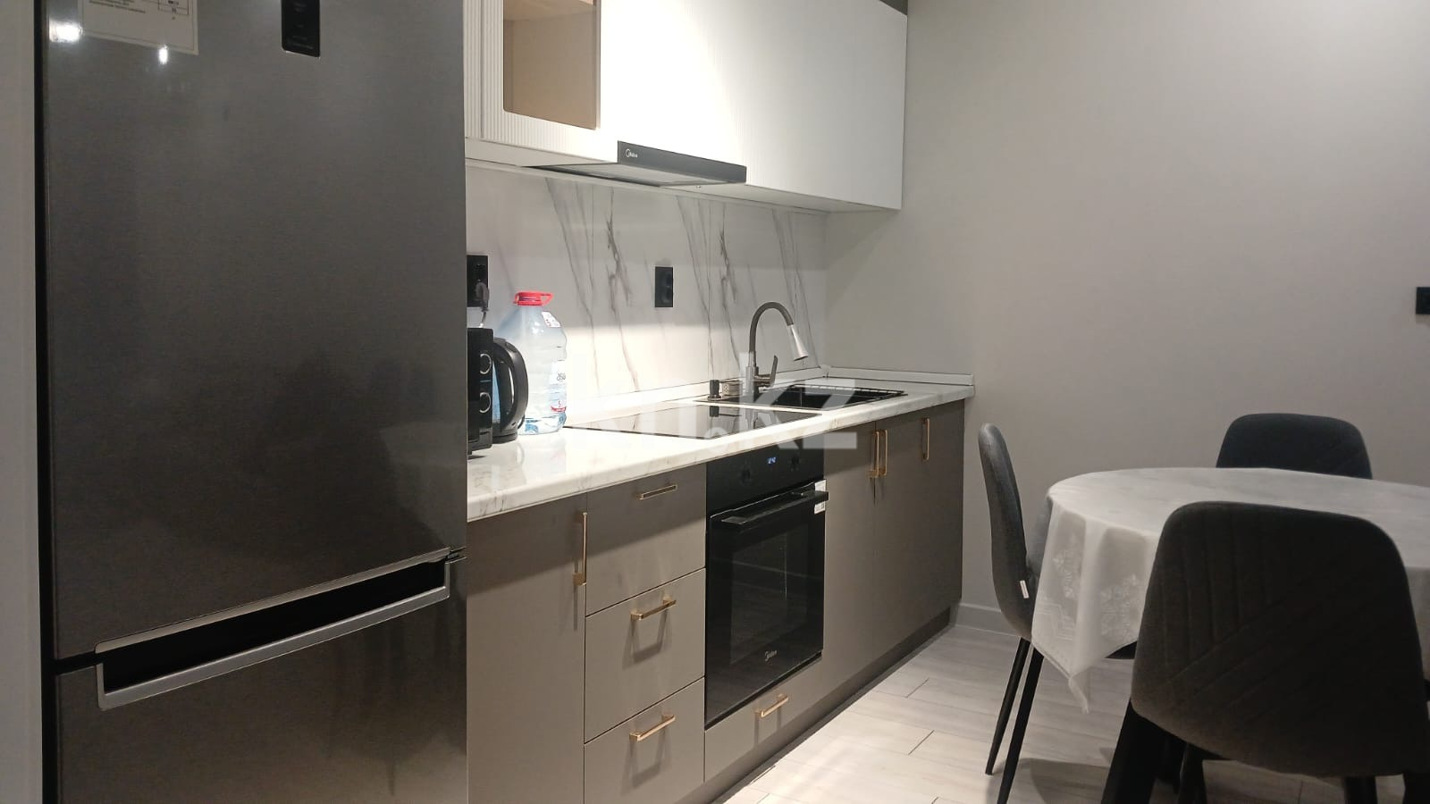 Аренда 2-комнатной квартиры, 42 м², ул. Толе би, дом  24 - Аренда квартир помесячно в Казахстане фото 1 из 15