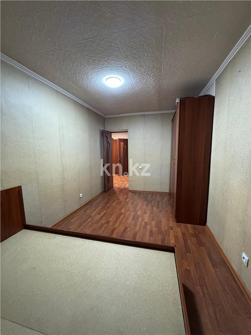 Продажа 3-комнатной квартиры, 69 м², ул. Алиханова - Продажа  трехкомнатных квартир в Караганде фото 2 из 14