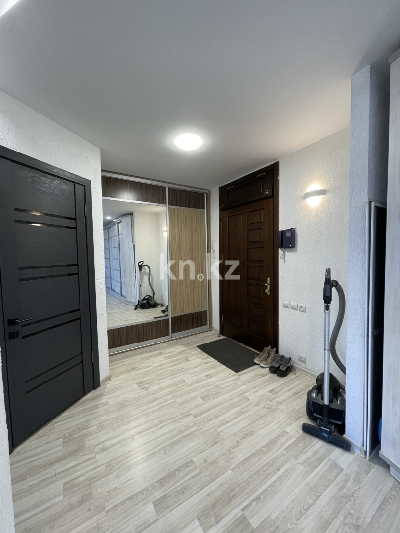 Продажа 3-комнатной квартиры, 84 м², ул. Казахстан, дом  116 - Продажа и аренда недвижимости в Усть-Каменогорске фото 10 из 13