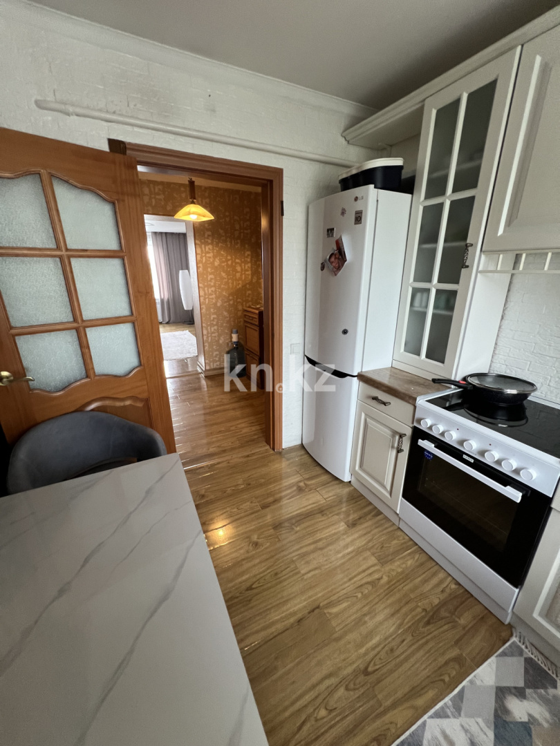 Продажа 3-комнатной квартиры, 59 м², ул. Аманжолова, дом  71 в Караганде - фото 7