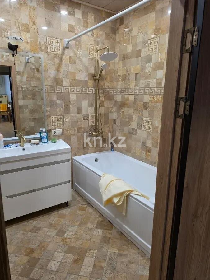 Продажа 3-комнатной квартиры, 150.2 м² в Алматы - фото 4