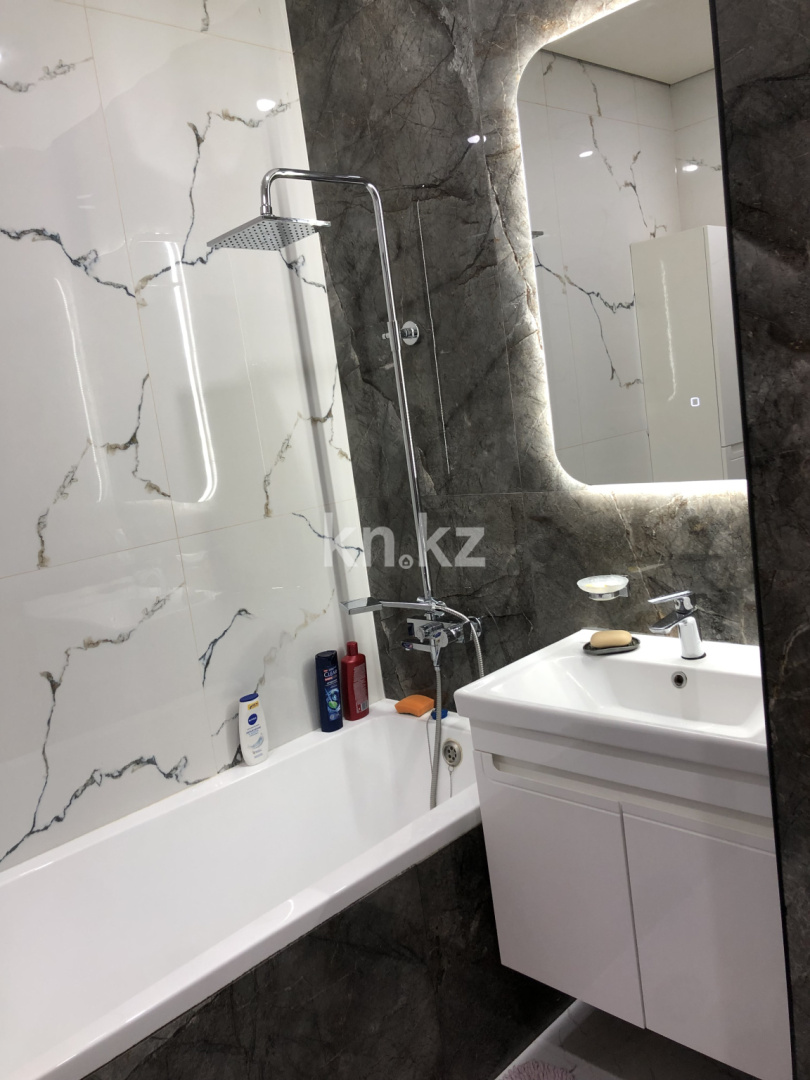 Продажа 3-комнатной квартиры, 93 м², пр. Шахтеров, дом  31а - Продажа земельных участков в Уральске фото 14 из 17