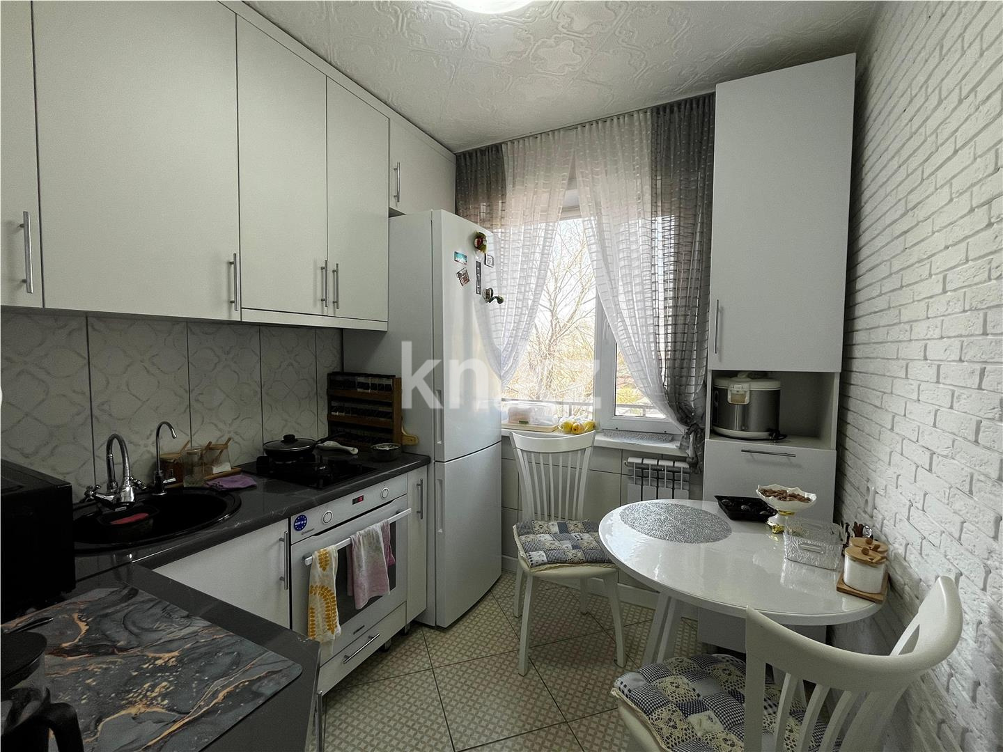 Продажа 4-комнатной квартиры, 80 м², мкр-н 16 - Продажа  четырехкомнатных квартир в Караганде фото 10 из 16