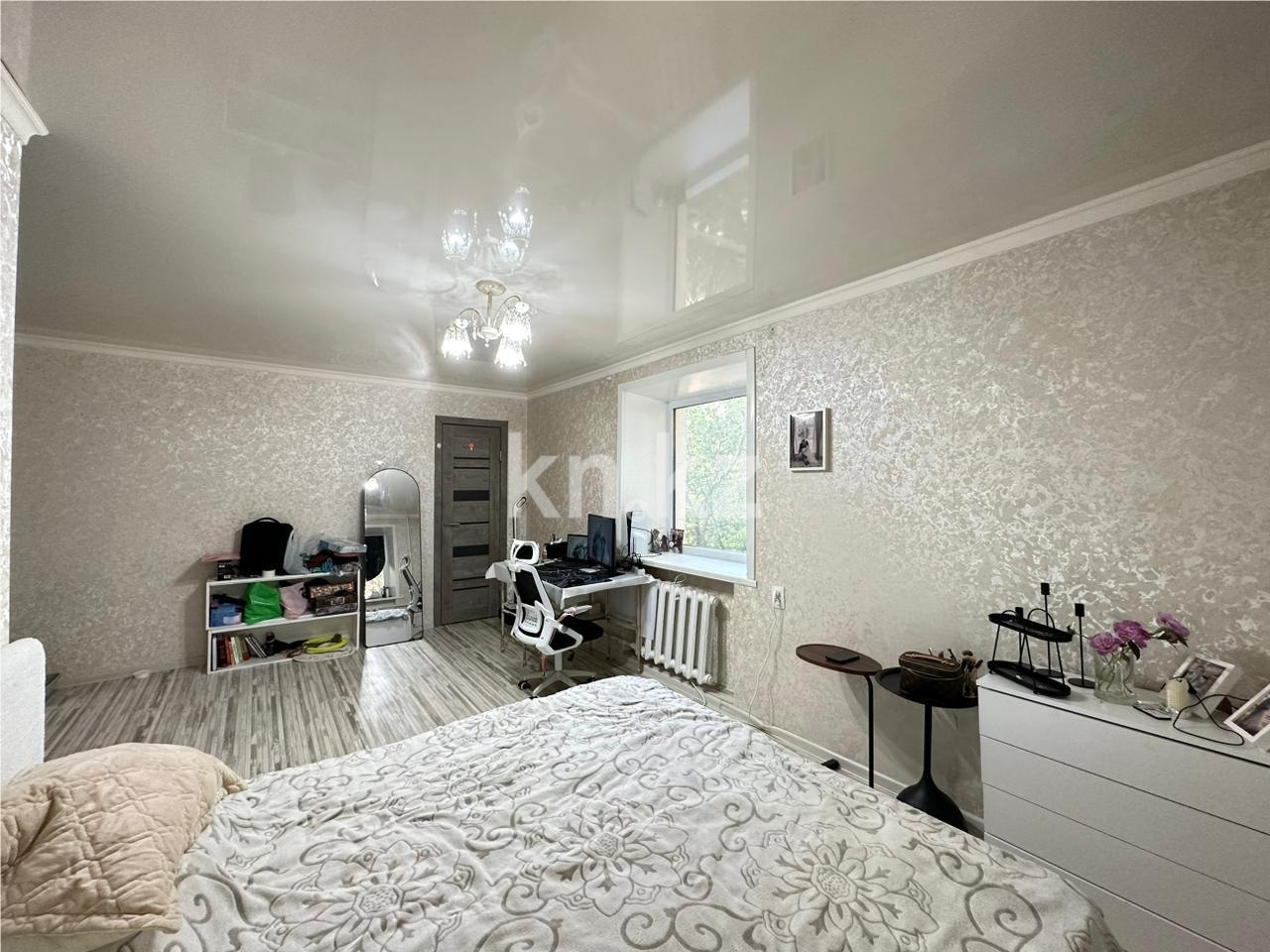 Продажа 1-комнатной квартиры, 30 м² - Продажа квартир в кирпичном доме в Караганде - страница 2 фото 1 из 8