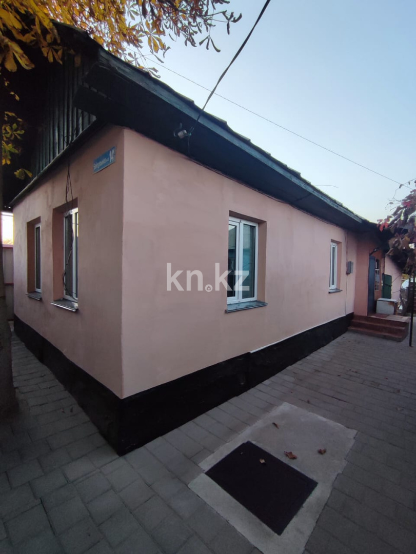 Продажа 1-комнатного дома, 39.3 м², Байтурсынова, дом  15 - Продажа квартир в Алматинской области фото 1 из 10