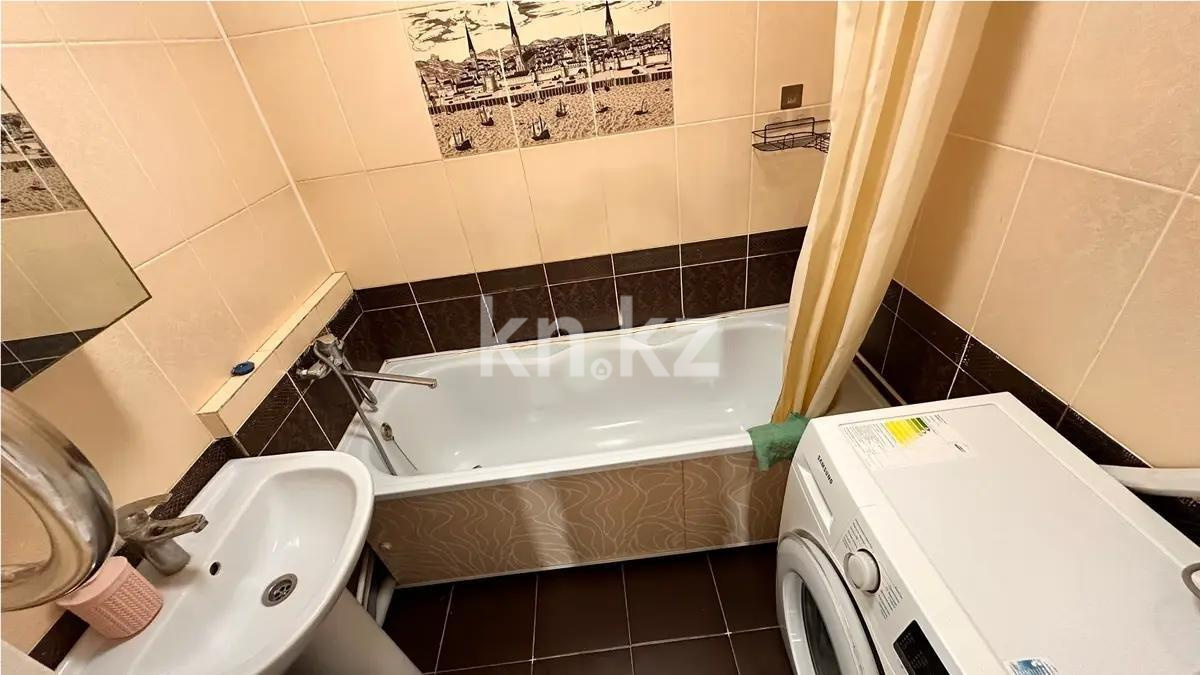 Продажа 3-комнатной квартиры, 63 м², мкр-н Голубые Пруды, дом  15 в Караганде - фото 5