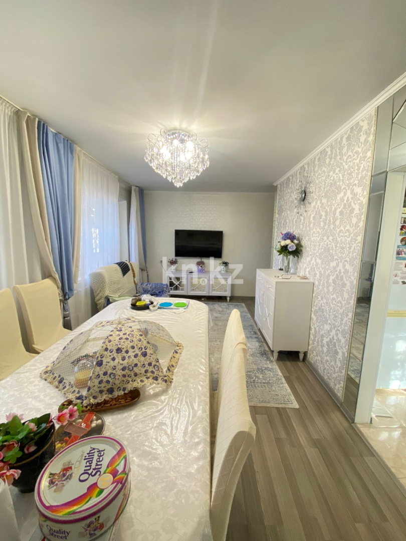 Продажа 4-комнатной квартиры, 76 м², ул. Муканова, дом  32 в Караганде - фото 3