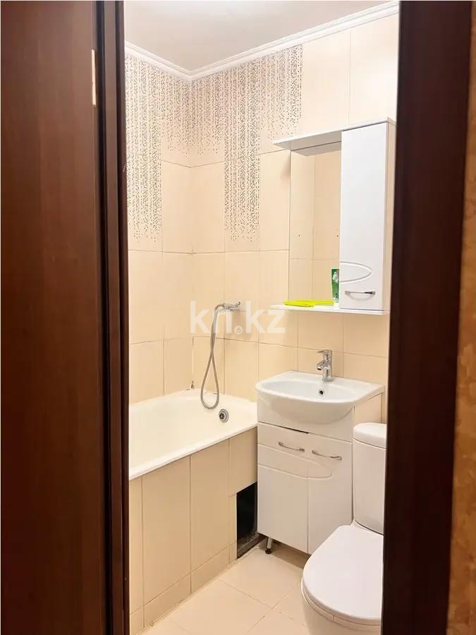 Продажа 3-комнатной квартиры, 59.7 м², мкр-н 8, дом  23 в Алматы - фото 9