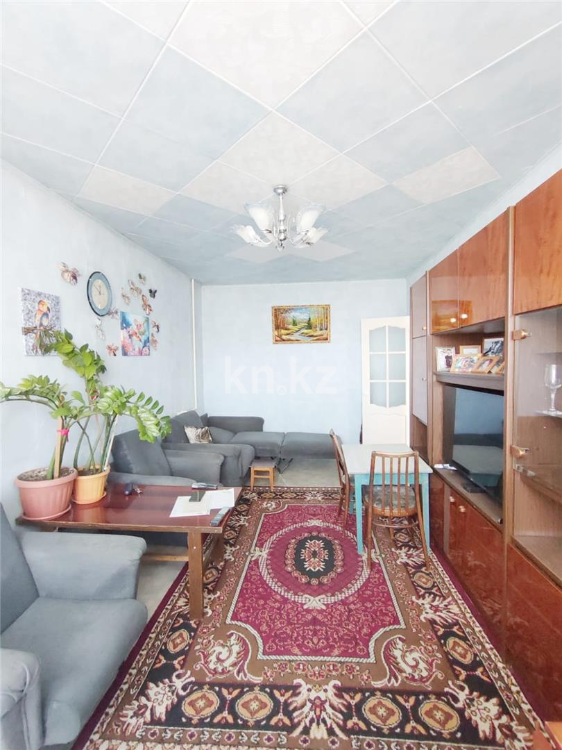 Продажа 3-комнатной квартиры, 61 м², мкр-н Восток-2 - Продажа  трехкомнатных квартир в Караганде фото 2 из 16
