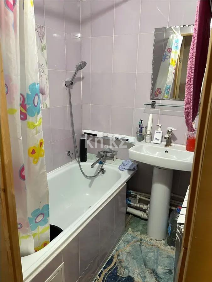 Продажа 3-комнатной квартиры, 49 м², мкр-н Восток-2, дом  13 в Караганде - фото 5