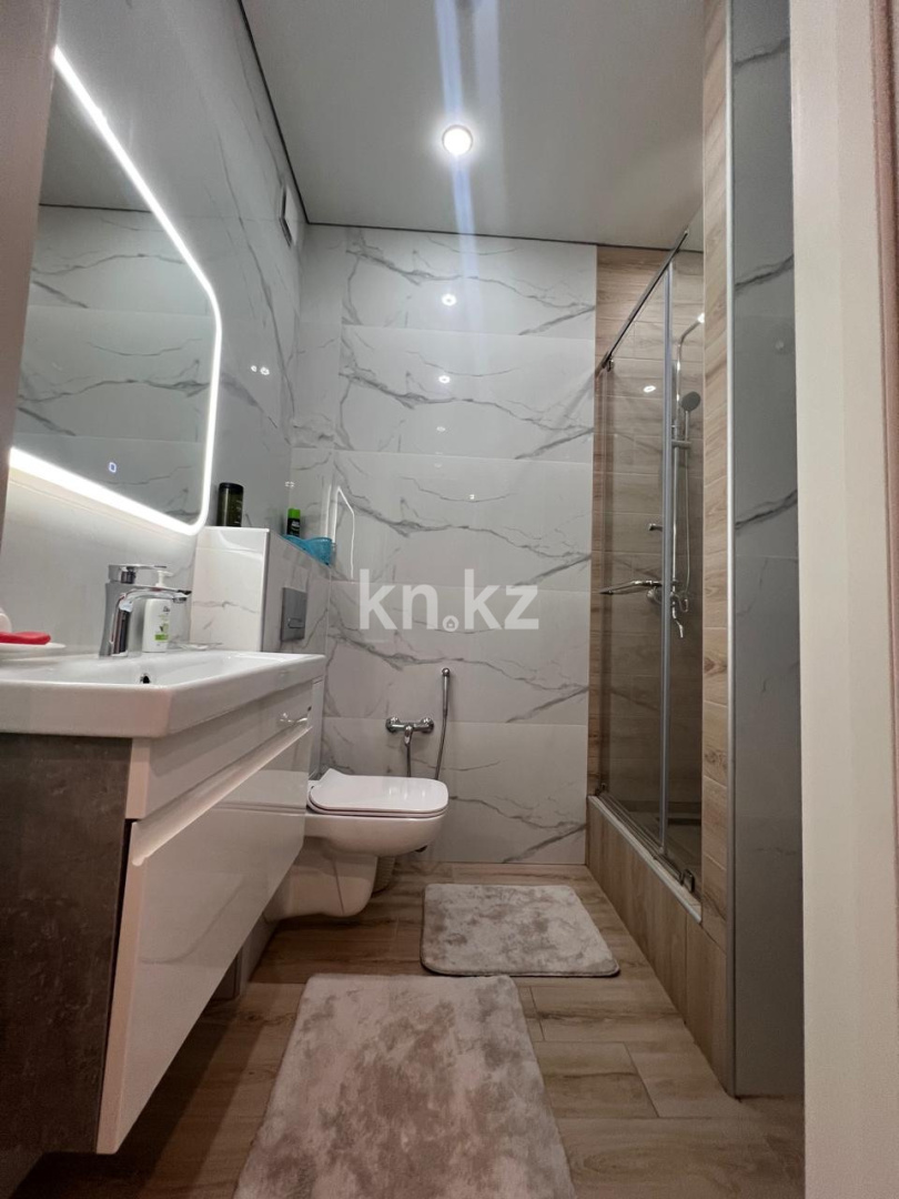 Аренда 1-комнатной квартиры посуточно, 40 м², пр. Шахтеров, дом  52б - Аренда квартир посуточно в Караганде с фото фото 12 из 19