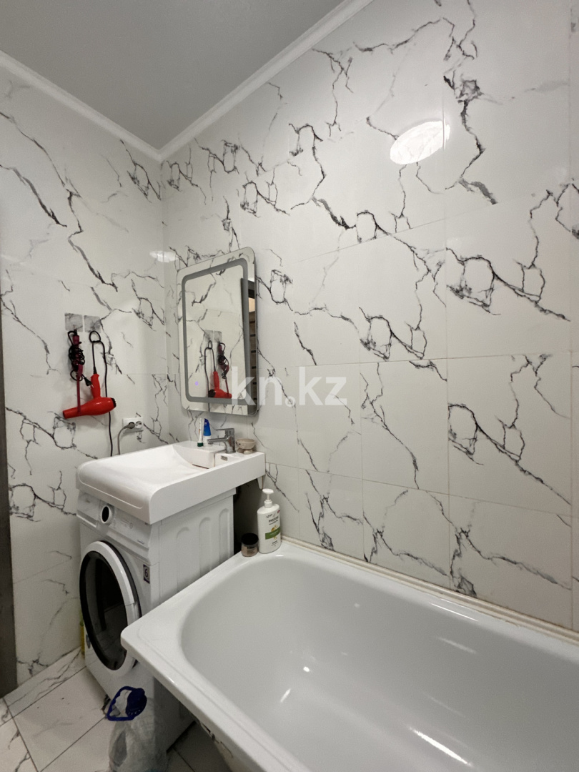 Продажа 2-комнатной квартиры, 66 м², ул. Ашимова, дом  21 в Караганде - фото 13