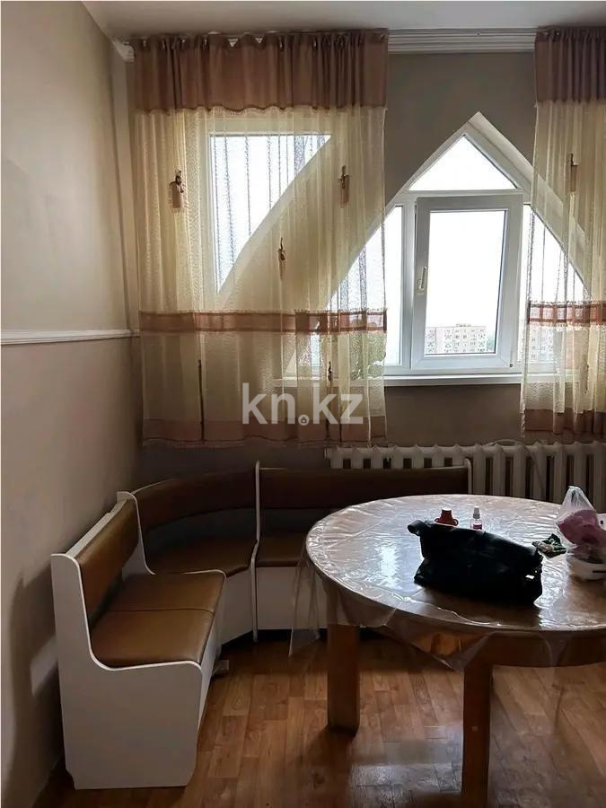 Продажа 2-комнатной квартиры, 60 м², мкр-н Аксай-4, дом  70 в Алматы - фото 3