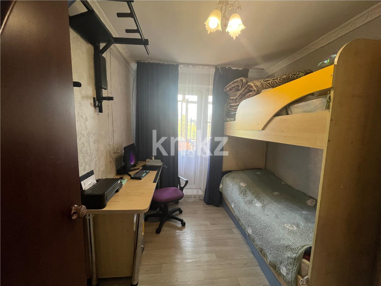 Продажа 4-комнатной квартиры, 63 м², пр. Строителей, дом  17 - Продажа  четырехкомнатных квартир в Караганде фото 5 из 14