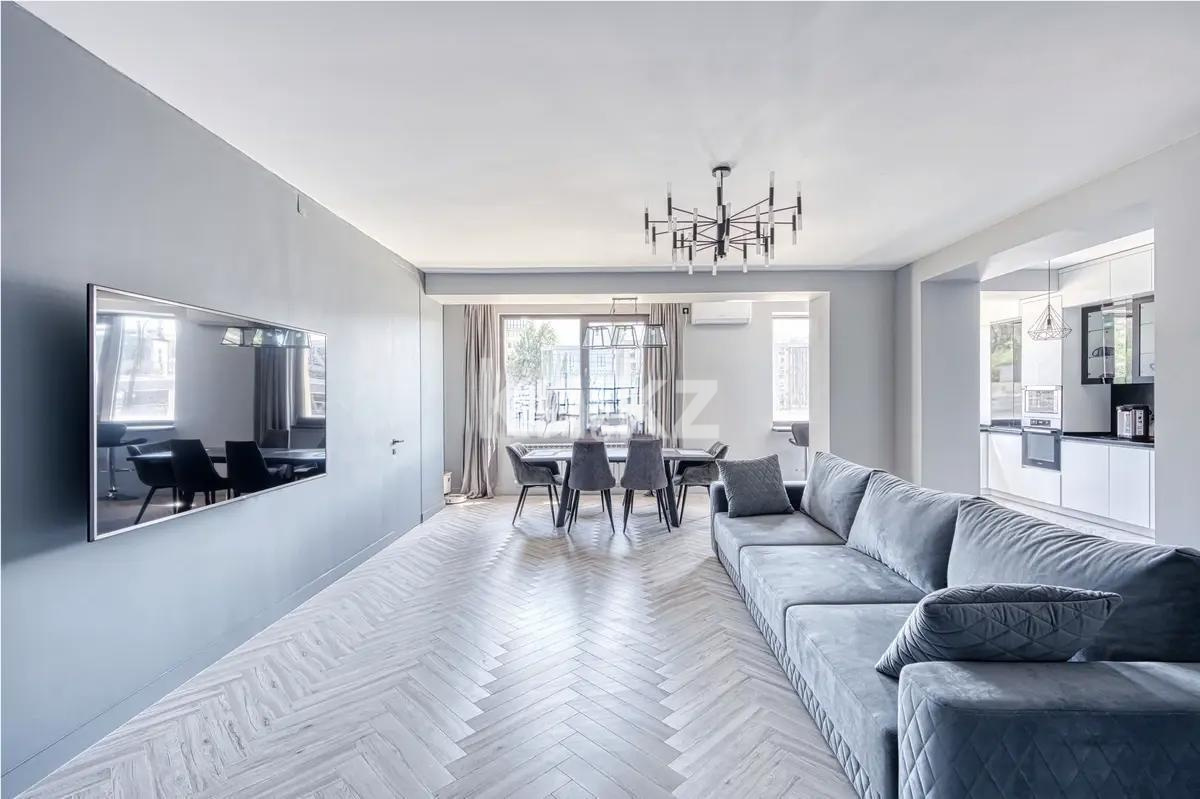 Продажа 4-комнатной квартиры, 190 м², пр. Аль-Фараби, дом  1а - Продажа  четырехкомнатных квартир в Алматы без посредников фото 1 из 6