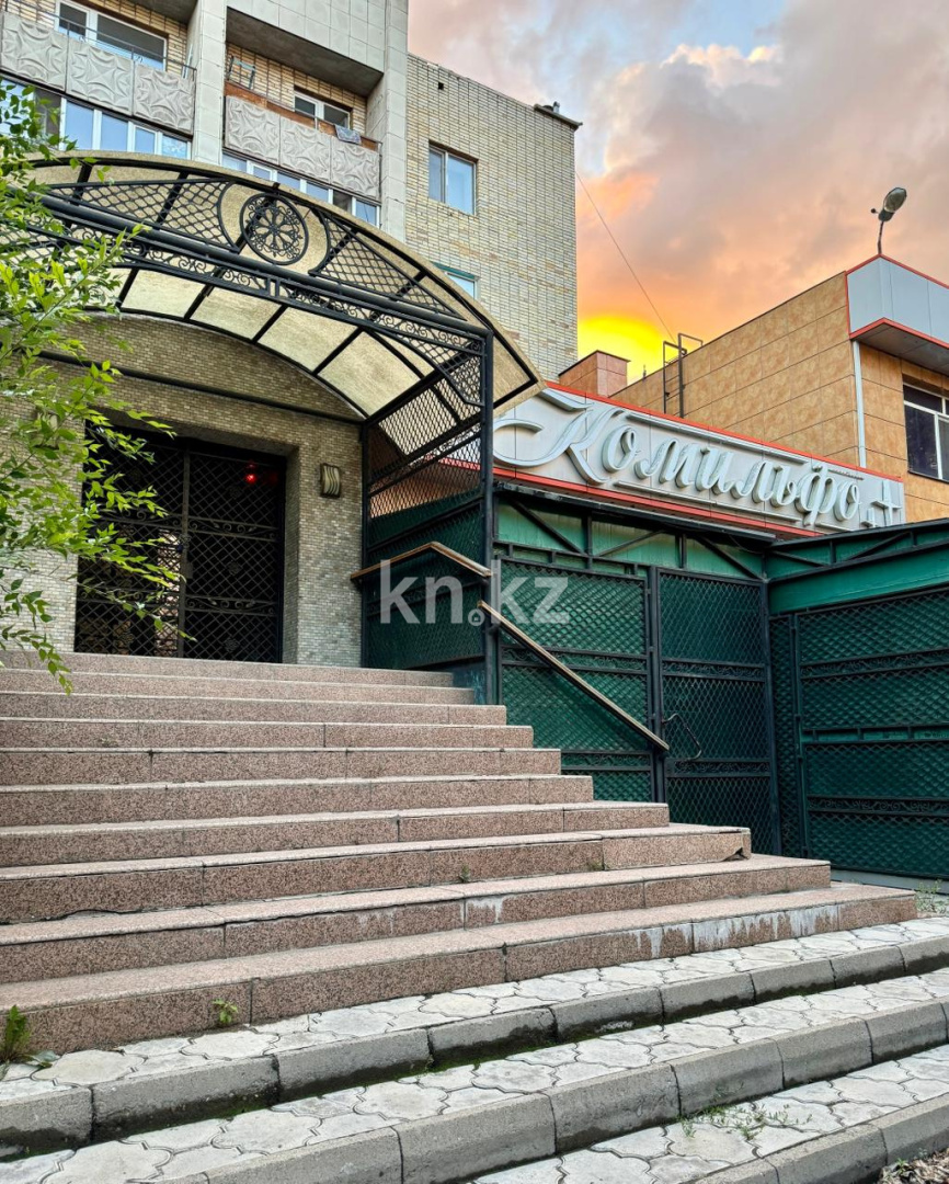 Продажа помещения, 383.3 м² - Продажа офисных и торговых помещений в Караганде фото 1 из 22