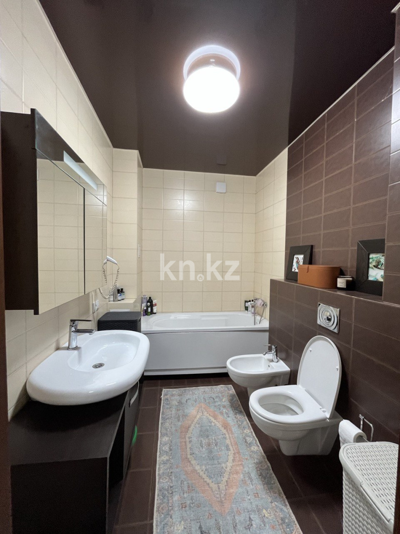 Аренда 3-комнатной квартиры, 136 м² - Аренда квартир помесячно в Казахстане - страница 2 фото 12 из 13