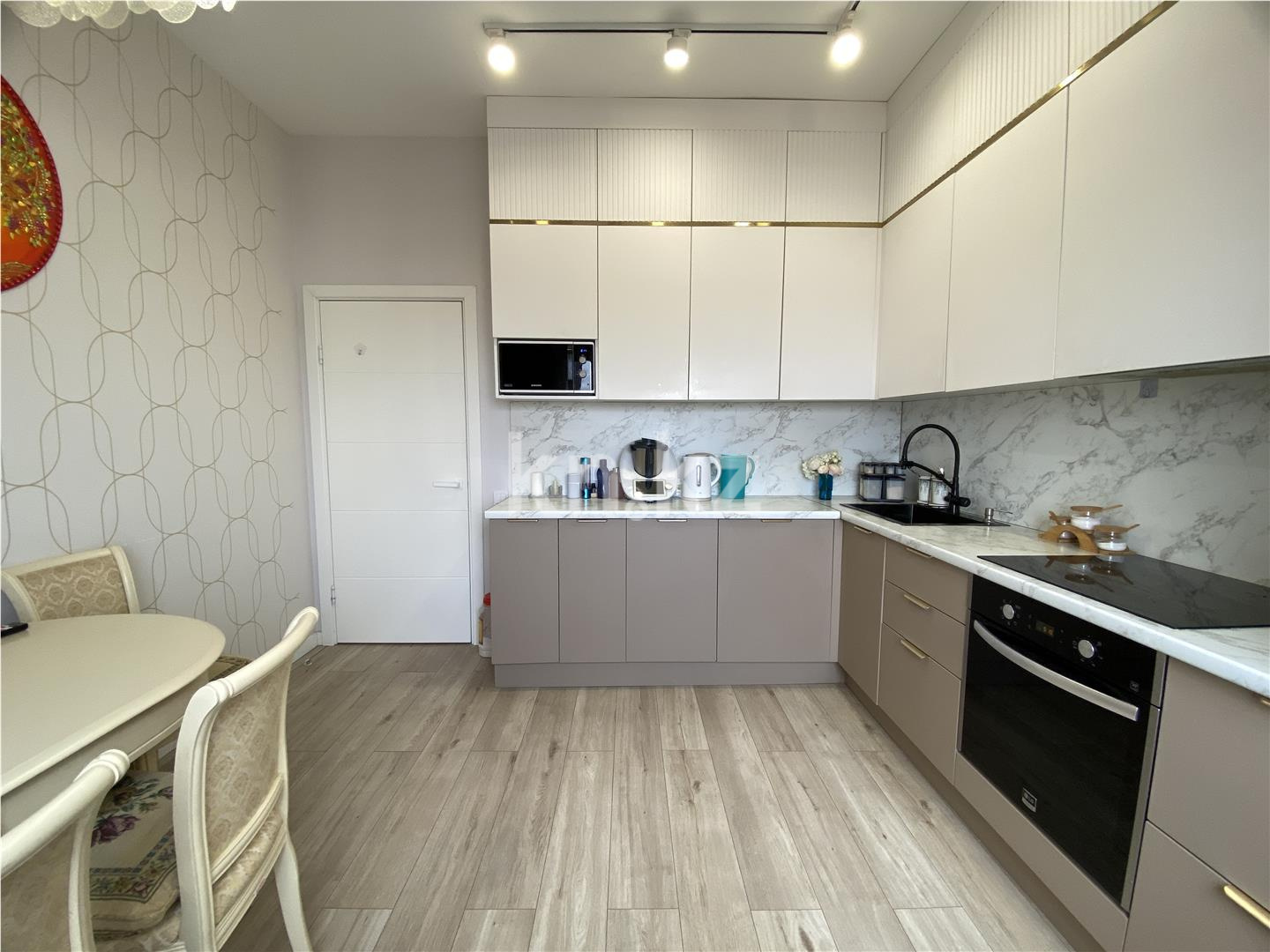 Продажа 2-комнатной квартиры, 72.1 м², ул. Токпанова в Астане - фото 7