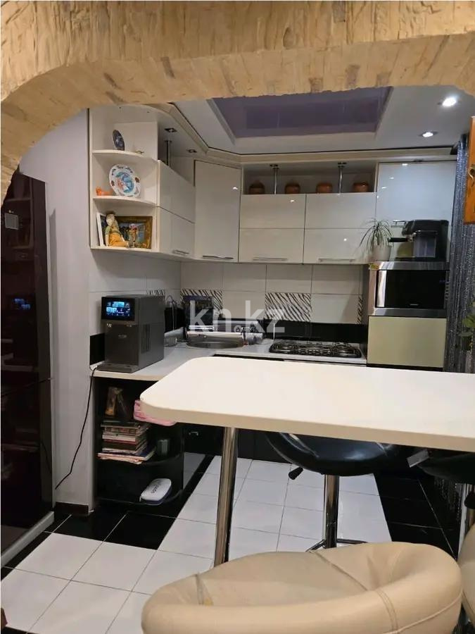 Продажа 3-комнатной квартиры, 59 м², мкр-н 10, дом  13 в Алматы - фото 4