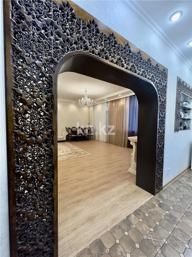 Продажа 5-комнатной квартиры, 217 м², ул. Аманжолова, дом  41 - Продажа  пятикомнатных квартир в Караганде фото 16 из 43