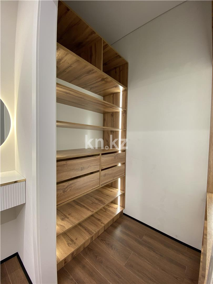 Продажа 3-комнатной квартиры, 77 м², ул. Букетова, дом  3/3 в Караганде - фото 12