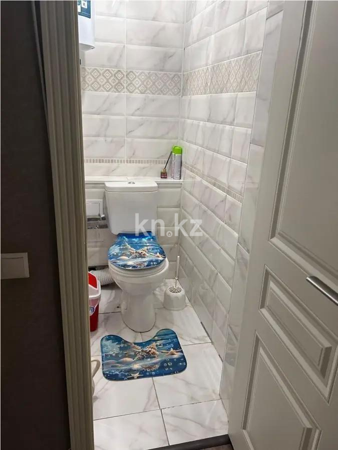 Продажа 2-комнатной квартиры, 64 м², пр. Шахтеров, дом  60 в Караганде - фото 6